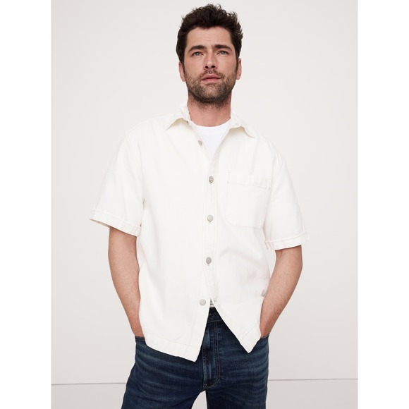 Banana Republic Other - NWT Banana Republic Men's Relaxed Fit Denim Short Sleeve Shirt LARGE Ecru Cotton